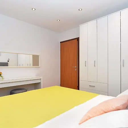 Apartman Snjezana 1064 *