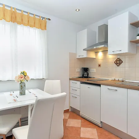 Snjezana 1064 Daire